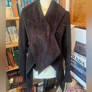 Lululemon Presence of Mind jacket size 4